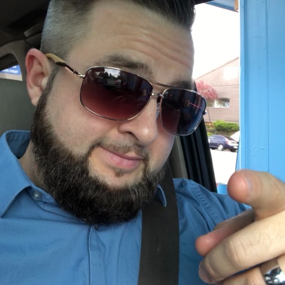 Meet your Posher, Ben - Picture 1 of 3